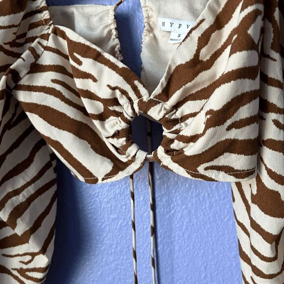 Women's HYFVE Long Sleeve Crop Top with Lace Up Back Zebra Print Long Sleeve S - Picture 3 of 6